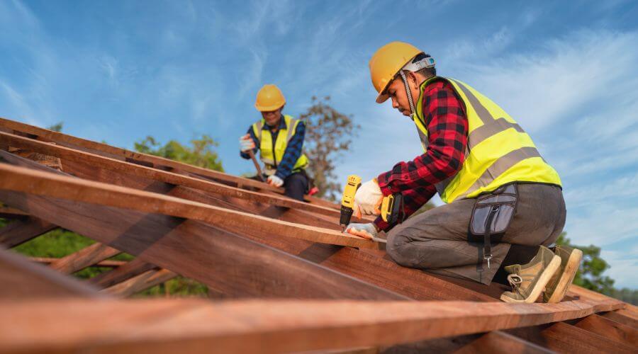 Professional Flat Roofing Installation services in Isom, KY